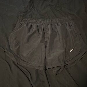 Black shorts that you may lose in the dark 🖤